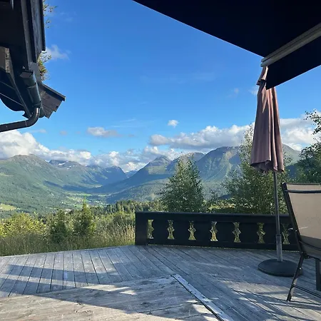 Semesterbostad The View - Mountain With Stunning Views Stranda (More og Romsdal)