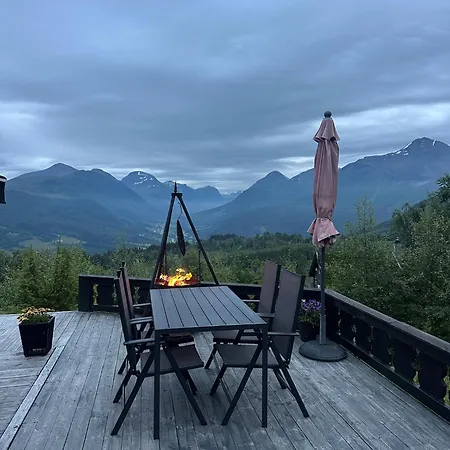 The View - Mountain With Stunning Views * Stranda (More og Romsdal)
